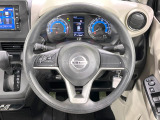 【ステアリングスイッチ】運転中、前方から目線をそらすことなく、オーディオ等の操作が可能な便利機能!安心&快適なドライブを演出してくれます♪