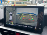 【パノラミックビューモニター】専用のカメラにより、上から見下ろしたような視点で360度クルマの周囲を確認することができます☆死角部分も確認しやすく、狭い場所での切り返しや駐車もスムーズに行えます。