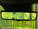 【デジタルインナーミラー】後席の大きな荷物や同乗者で後方が確認しづらい時でも安心!カメラが撮影した車両後方の映像をルームミラー内に表示。クリアな視界で状況の確認が可能です!