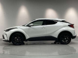 トヨタセーフティセンス(TSS)搭載。衝突被害軽減ブレーキなどの安全運転を支援する装置を搭載し、ドライバーの安全をサポートします。