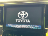 【純正ナビ】人気の純正ナビを装備しております。ナビの使いやすさはもちろん、オーディオ機能も充実!キャンプや旅行はもちろん、通勤や買い物など普段のドライブも楽しくなるはず♪