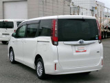 明るく広々、落ち着いた店内では、中古車のご検討・ご購入のほか、携帯電話(au)の購入等、様々なご相談に幅広く応えていきます♪
