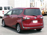 明るく広々、落ち着いた店内では、中古車のご検討・ご購入のほか、携帯電話(au)の購入等、様々なご相談に幅広く応えていきます♪