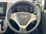 インテリアに合わせたデザインのステアリングは、運転される方のことも考え、運転しやすい形状、大きさです。是非一度、実際に触ってお確かめください。