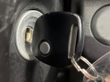 【キーレス】少し離れた場所からでもボタン一つでドアの開錠・施錠ができるのでとっても便利!ドアの鍵穴周りに傷をつけることもありません♪