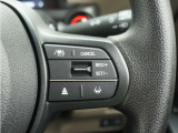 ◆アダプティブクルーズコントロール◆予め設定した車速内でクルマが自動的に加減速。前走車との適切な車間距離を維持しながら追従走行します。【LKAS】車線維持支援システムでステアリング操作を支援。