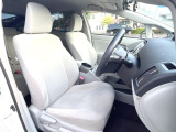 運転席シート廻りは使用感も少なく、良好な状態となっています。前オーナー様が丁寧に使っていたことがよくわかりますね。