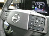 ナビの音量など車両情報を手元で操作できるハンドルスイッチ付き。操作切り替えでナビゲーションの操作もかの。