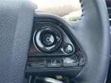 【レーントレーシングアシスト(LTA)】レーダークルーズコントロール使用時に、車線の中央を走るように支援したりお知らせしたりして、車線逸脱を防ぎます!機能には限界があるためご注意ください。
