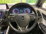 【純正革巻きステアリング】上質な革を使用することで、手にしっかり馴染みとても運転しやすいハンドルです♪