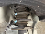 お車を安心してお乗りいただく為には、足回りの定期点検が欠かせません。サービスサポート(有償保証)では無料点検もご提供しており、安心のカーライフをお過ごしいただけるサポート体制が整っています。