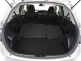 【トランクルーム】荷室の広さも十分です!シートアレンジでシートを畳めば長い荷物だって積めますね。シートアレンジの操作方法など、お気軽にご相談下さい。