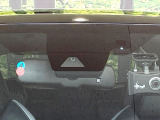 【トヨタセーフティセンス】走行中に前方の車両等を認識し、衝突しそうな時は警報とブレーキで衝突回避と被害軽減をアシスト。より安全にドライブをお楽しみいただけます。