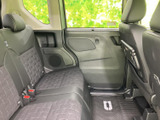 運転席側後部座席