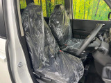 運転席シート廻りは使用感も少なく、良好な状態となっています。前オーナー様が丁寧に使っていたことがよくわかりますね。