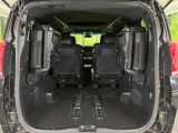 普段のお買い物や通勤、送迎等に十分な荷室スペースを確保しております。セカンドシートを倒すと、大きな荷物の積載も可能です♪