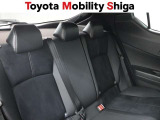 後席もゆとりあるスペ-スをしっかり確保。