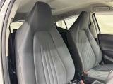 高いホールド性で運転姿勢が安定します。長距離ドライブでも疲れにくいのが魅力です。