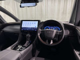 高いホールド性で運転姿勢が安定します。長距離ドライブでも疲れにくいのが魅力です。快適なドライビングライフをお送りください♪