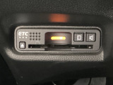 ハンドルの左下にETCがついています。高速道路の料金所の通過も楽々です。カードの取り出しもしやすい場所についています。