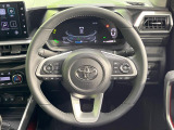 【純正革巻きステアリング】上質な革を使用することで、手にしっかり馴染みとても運転しやすいハンドルです♪