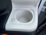 使い勝手が分かるドリンクホルダー。位置や数、汚れやキズの有無まで確認できて安心。