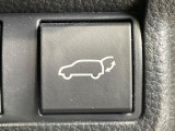 【パワーバックドア】スマートキーや運転席のボタンを押すだけでリアゲートが自動で開閉します!荷物を持っている時や、高い位置にあるバックドアを閉める際に便利な機能です♪