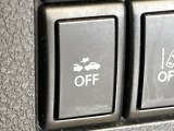【スズキ デュアルカメラブレーキサポート】走行中に前方の車両等を認識し、衝突しそうな時は警報とブレーキで衝突回避と被害軽減をアシスト。より安全にドライブをお楽しみいただけます。