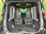 【パワーバックドア】スマートキーや運転席のボタンを押すだけでリアゲートが自動で開閉します!荷物を持っている時や、高い位置にあるバックドアを閉める際に便利な機能です♪