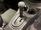【フロアCVT】無段階変速機能でスムーズな走行をお楽しみいただけます♪エンジンパワーを無駄なく車輪に伝えるから低燃費にも貢献!