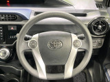 インテリアに合わせたデザインのステアリングは、運転される方のことも考え、運転しやすい形状、大きさです。是非一度、実際に触ってお確かめください。