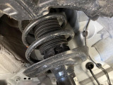 お車を安心してお乗りいただく為には、足回りの定期点検が欠かせません。サービスサポート(有償保証)では無料点検もご提供しており、安心のカーライフをお過ごしいただけるサポート体制が整っています。