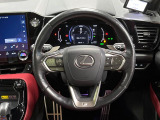 【純正革巻きステアリング】上質な革を使用することで、手にしっかり馴染みとても運転しやすいハンドルです♪
