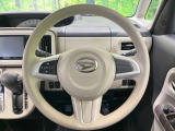 インテリアに合わせたデザインのステアリングは、運転される方のことも考え、運転しやすい形状、大きさです。是非一度、実際に触ってお確かめください。