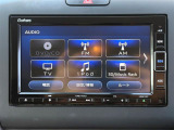 /【Bluetooth】ナビゲーションと携帯電話/スマートフォンをBluetooth接続することができます。接続するとハンズフリーで使用することができるので、とても便利です。///