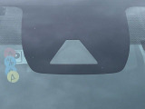 【プリクラッシュセーフティ】前方の車両等を検知し、衝突しそうな時は警報で注意を促し、ブレーキを踏む力をサポート。ブレーキを踏めなかった場合は衝突被害軽減ブレーキが作動、衝突回避をサポートします。