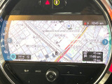 ●純正ナビ:一体感のあるナビは、高級感ある車内を演出してくれます。オーディオ機能も充実しておりますので、運転もより楽しめます♪