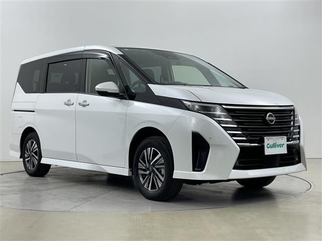 セレナ 2.0 ハイウェイスターV 4WD 4WD サンルーフ