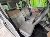 運転席シート廻りは使用感も少なく、良好な状態となっています。丁寧に使われていたことがよくわかりますね。