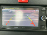 【バックカメラ】駐車時に後方確認もできますので、大きなお車が不安なお客様でも安心してお乗り頂けます。