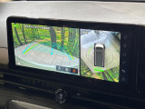 【アラウンドビューモニター】専用のカメラにより、上から見下ろしたような視点で360度クルマの周囲を確認することができます☆死角部分も確認しやすく、狭い場所での切り返しや駐車もスムーズに行えます。