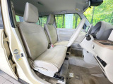 運転席シート廻りは使用感も少なく、良好な状態となっています。丁寧に使われていたことがよくわかりますね。