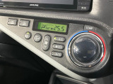 【オートエアコン】一度お好みの温度に設定すれば、車内の温度を検知し風量や温度を自動で調整。暑い&hellip;寒い&hellip;と何度もスイッチ操作をする必要はありません。快適な車内空間には必須の機能ですね♪