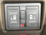 【両側パワースライドドア】スマートキーや運転席のスイッチで後席両側スライドドアの開閉が可能♪電動だから力を入れてドアを開ける必要が無く、小さなお子様でも簡単に開け閉めでき快適です♪