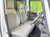 運転席シート廻りは使用感も少なく、良好な状態となっています。丁寧に使われていたことがよくわかりますね。
