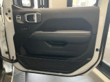 運転席ドアパネルです。