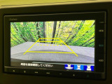 【バックカメラ】駐車時に後方がリアルタイム映像で確認できます。大型商業施設や立体駐車場での駐車時や、夜間のバック時に大活躍!運転スキルに関わらず、今や必須となった装備のひとつです!