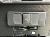 車庫入れなので障害物が車の角に近づくとピピっと音で知らせてくれます