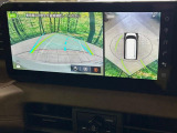 【アラウンドビューモニター】専用のカメラにより、上から見下ろしたような視点で360度クルマの周囲を確認することができます☆死角部分も確認しやすく、狭い場所での切り返しや駐車もスムーズに行えます。