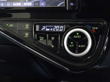 車内を快適に、オートエアコンを装備しています。